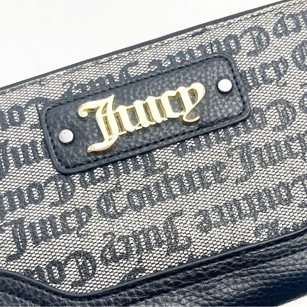JUICY COUTURE Black Gray Signature Logo Zip Closure Wristlet Wallet Card Holder